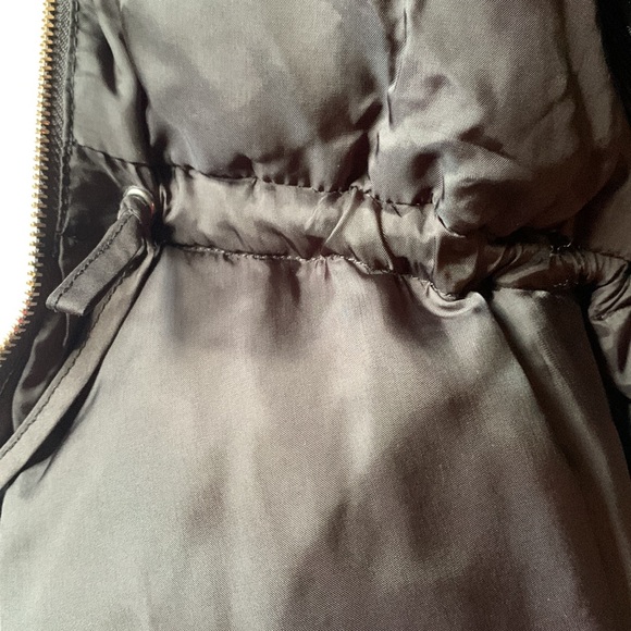 Carolina Herrera womens puffer jacket - Picture 5 of 9